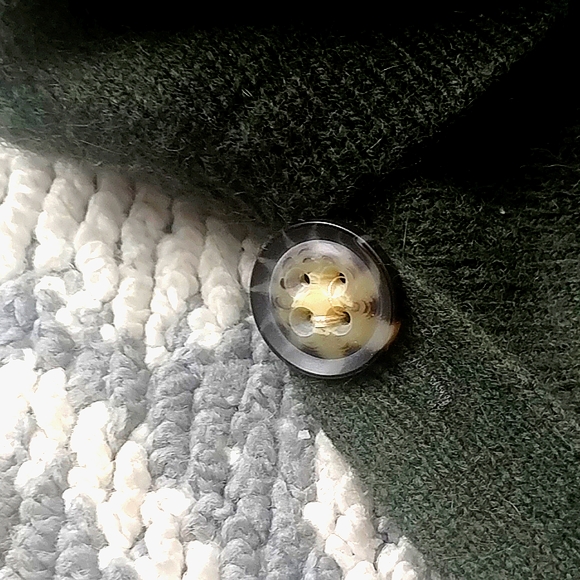 MERCER & MADISON LAMBS' WOOL SWEATER - Picture 4 of 6